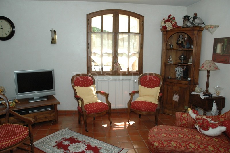 Maison récente proche du Luberon, entre Apt et Cavaillon.  