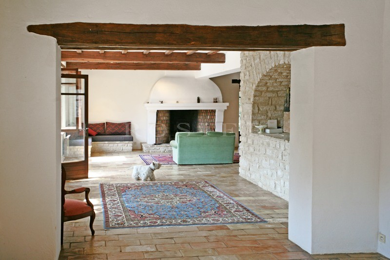 Propriété de presque 3 hectares au coeur de la vallée nord du Luberon  