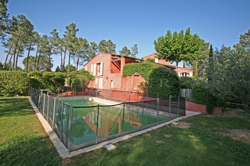 Maison récente proche d'un des plus beaux villages du Luberon  