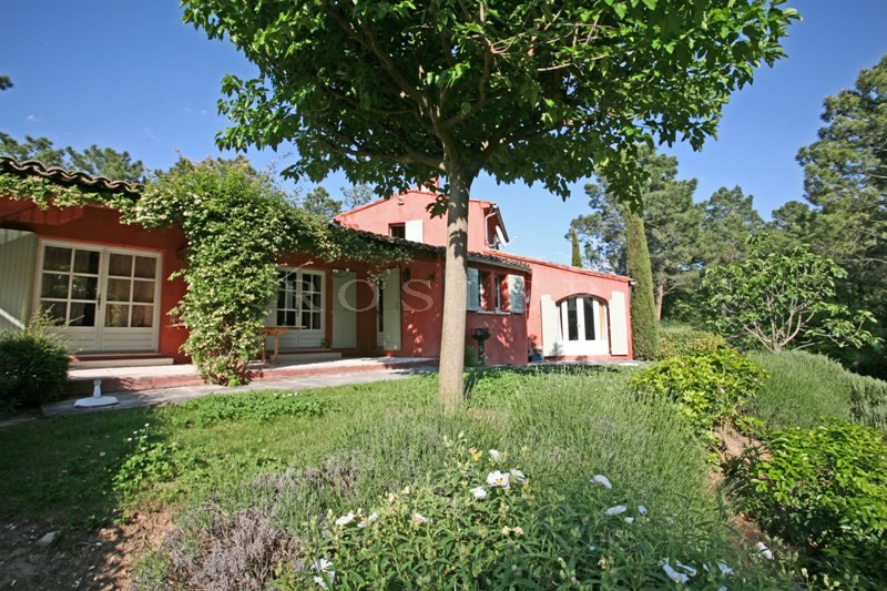 Maison récente proche d'un des plus beaux villages du Luberon  