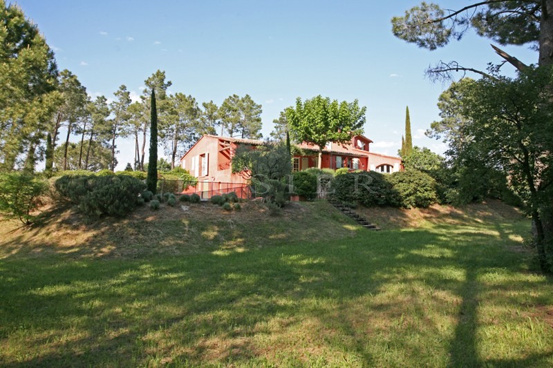 Maison récente proche d'un des plus beaux villages du Luberon  