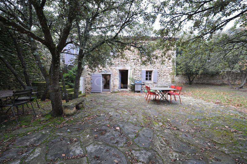 Mas ancien plein de charme dans le parc du Luberon  