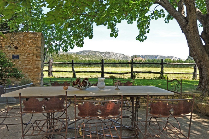 Mas en pierres  dans le Luberon  avec piscine