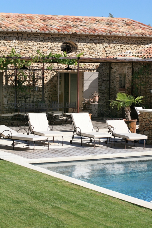 Superbe maison moderne avec vue sur le Luberon et piscine à débordement  