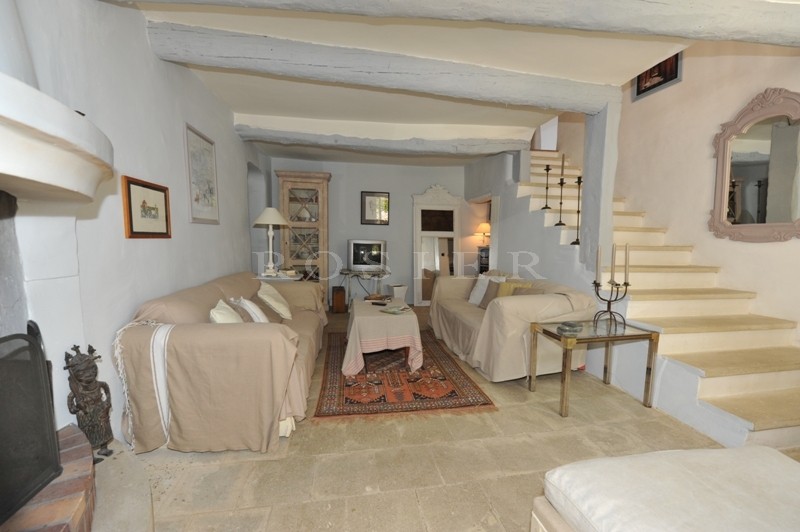 Maison de hameau avec piscine  en Luberon, proche de Gordes  