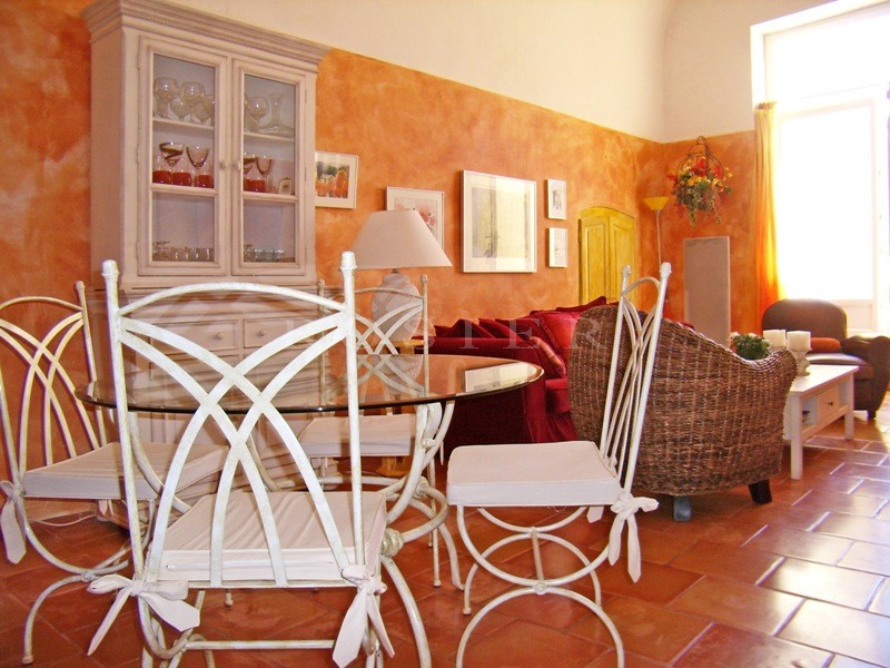 Maison en pierre au coeur d'un agréable hameau du Luberon  