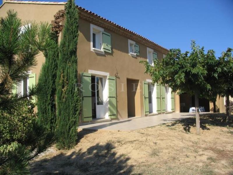 Villa Provençale avec piscine proche Luberon et commerces  