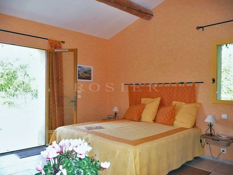 Maison en pierre en Luberon  avec possible chambres d'hôtes.