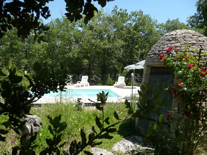 Maison en pierre en Luberon  avec possible chambres d'hôtes.