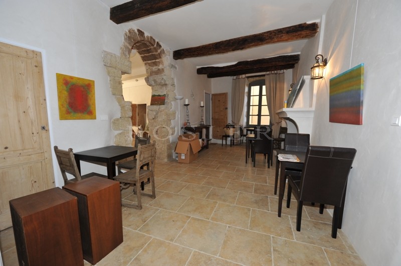 Maison de village avec possibilité de commerce en Luberon  