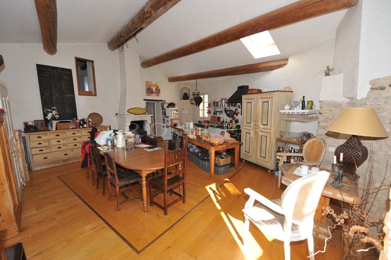 Maison de village avec possibilité de commerce en Luberon  
