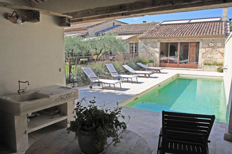 Maison de village avec piscine  entre Avignon et les Alpilles  