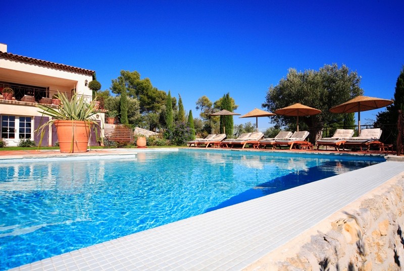 Propriété contemporaine proche de la mer en vente  dans le Var  