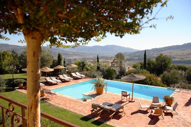 Propriété contemporaine proche de la mer en vente  dans le Var  