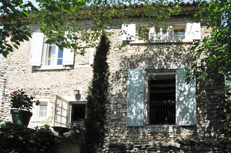 Charmante maison de hameau  face au Luberon  