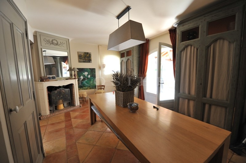 Bastide avec piscine et pool house  en Luberon,  sur la hauteur 