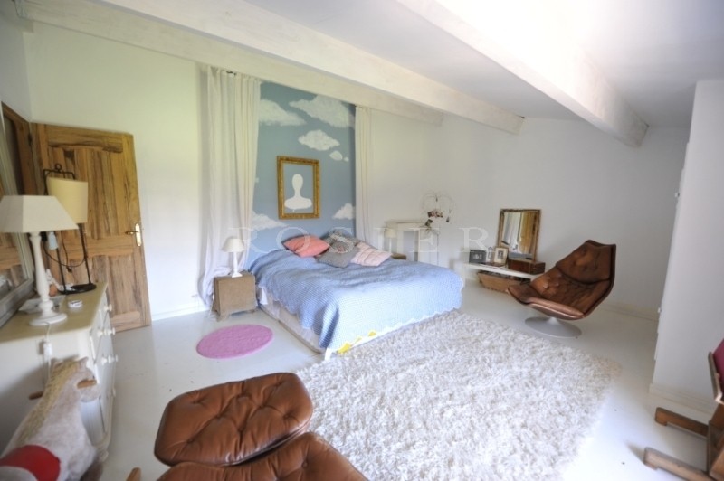 Bastide avec piscine et pool house  en Luberon,  sur la hauteur 