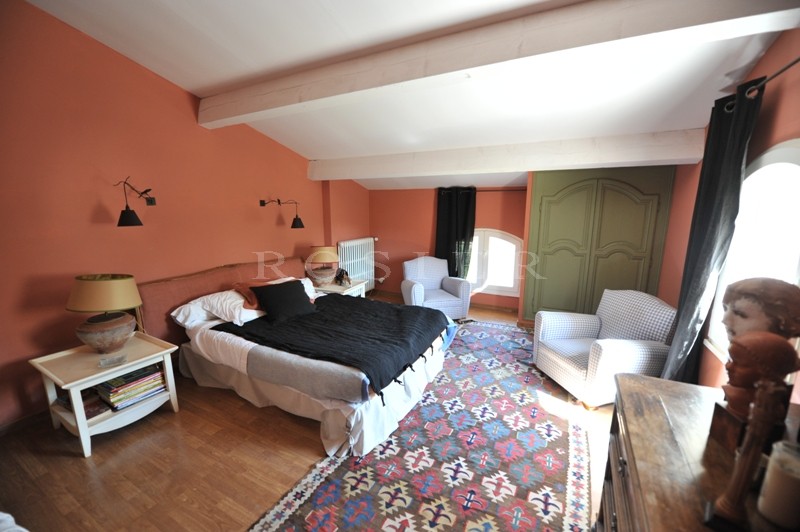 Bastide avec piscine et pool house  en Luberon,  sur la hauteur 