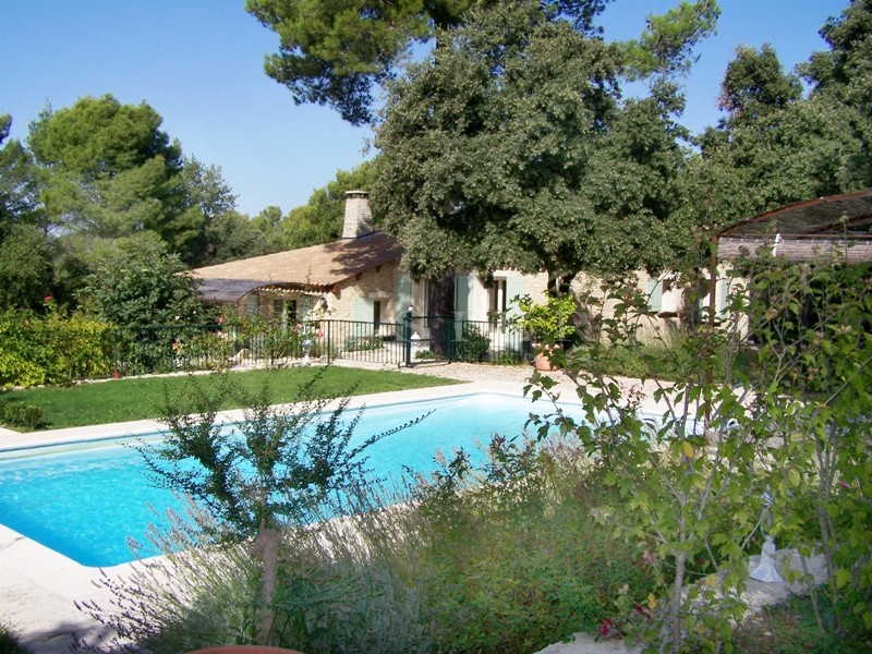 Belle maison en pierres  dans le Luberon  