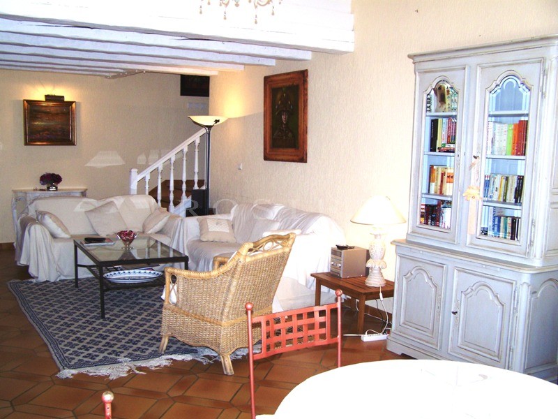 Belle maison en pierres  dans le Luberon  