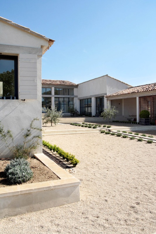 Luberon :   maison contemporaine vendue par ROSIER à Gordes