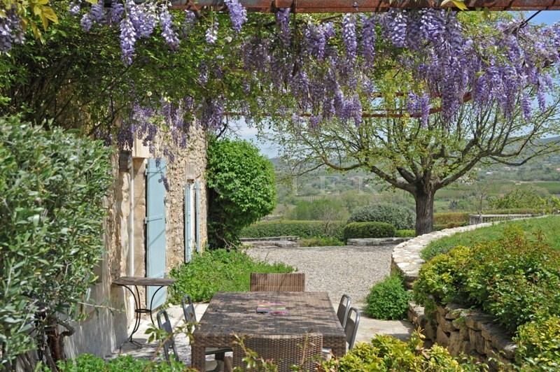 Authentique mas à l'orée d'un village perché  du Luberon  