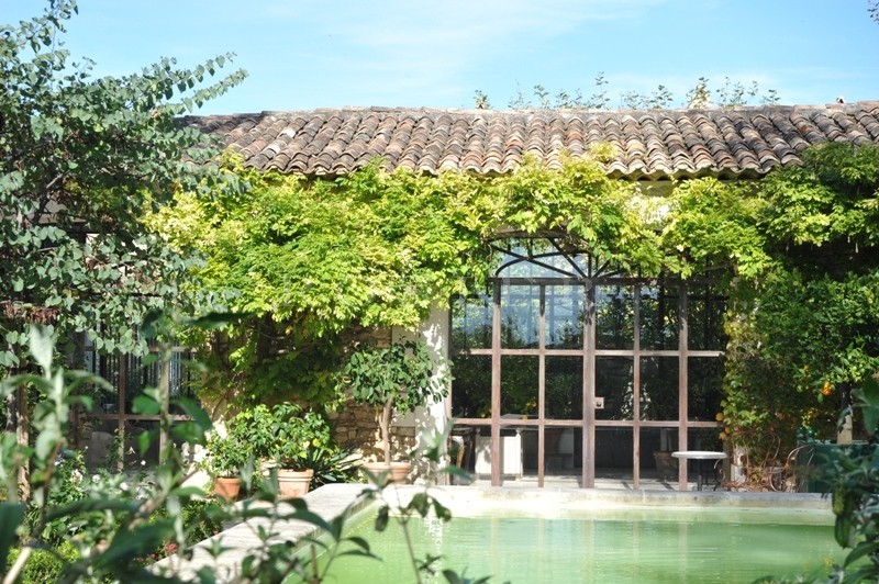 Maison de Hameau  en Luberon   avec bassins et dépendances