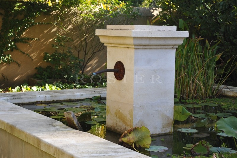 Maison de Hameau  en Luberon   avec bassins et dépendances