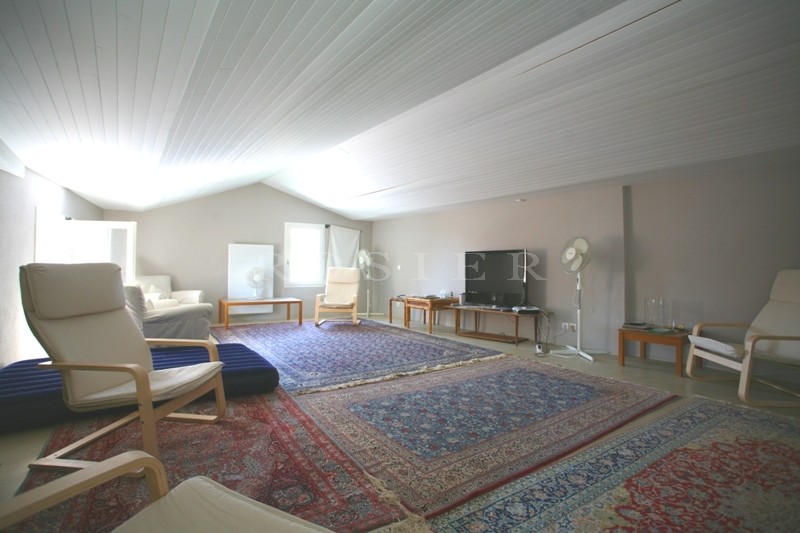 Grande maison de hameau rénovée avec piscine   à vendre en Luberon