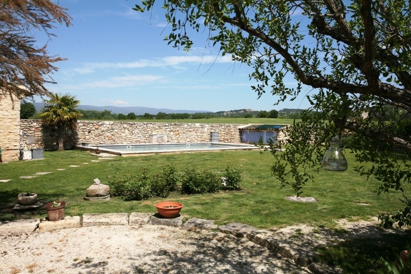 Grande maison de hameau rénovée avec piscine   à vendre en Luberon
