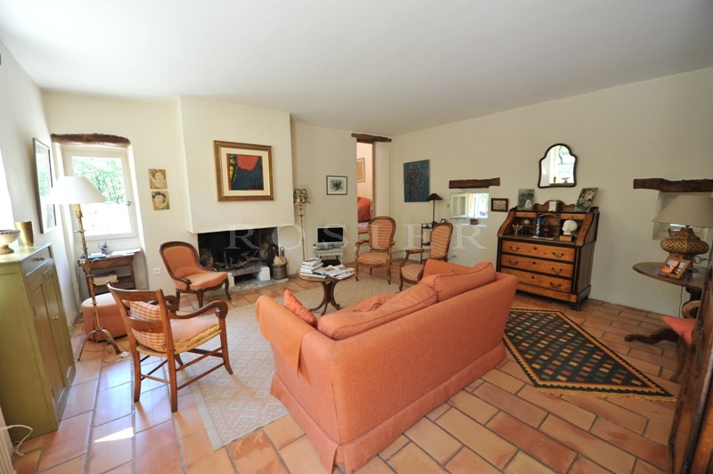 Ancienne bergerie restorée avec charme  en Luberon  au calme