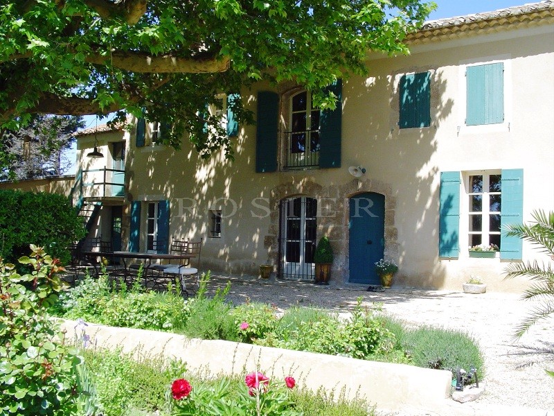 Mas du XVIIIème siècle restauré proche du Luberon, Provence  