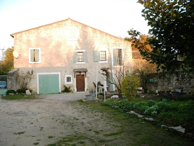 Maison en pierres à renover  en Luberon  