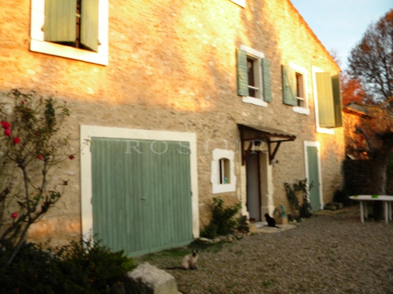 Maison en pierres à renover  en Luberon  