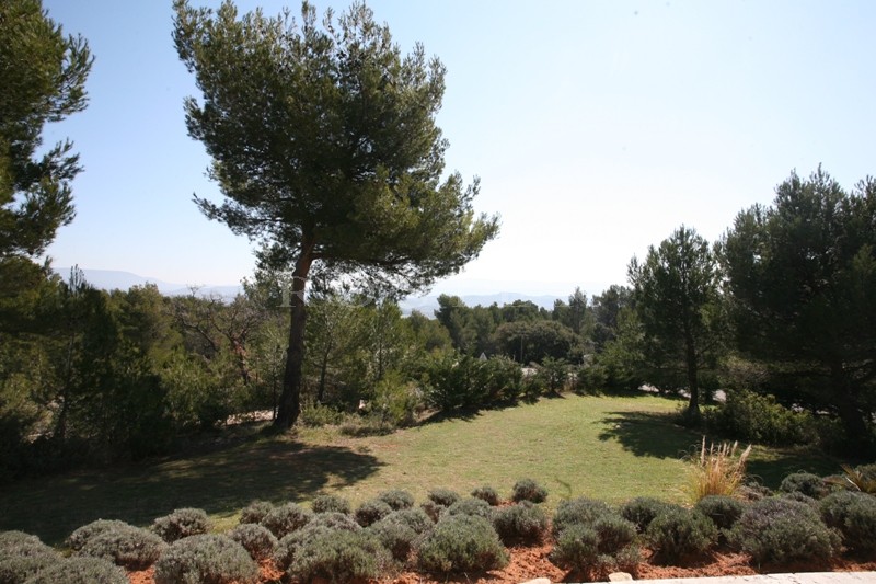 Maison de deux habitations face au Luberon  avec piscine