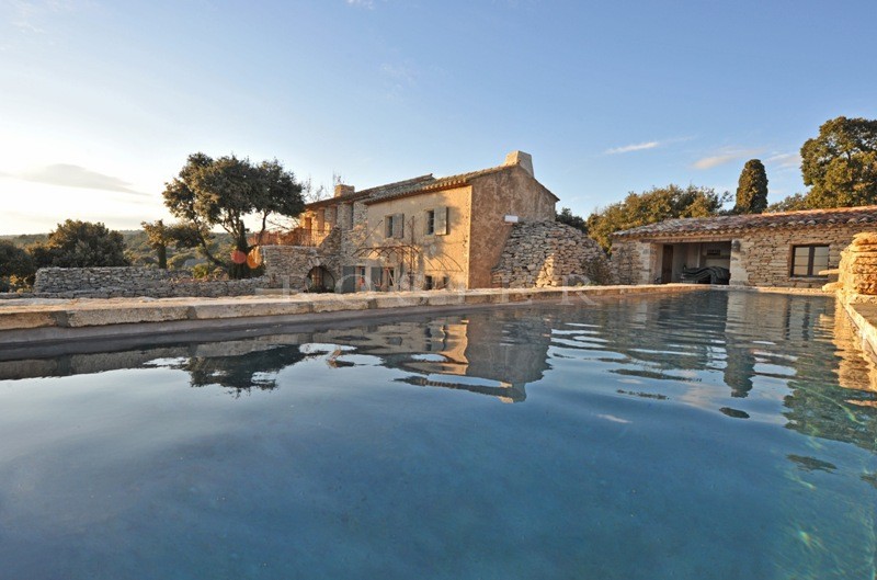 Maison de charme  face au Luberon,  en position dominante
