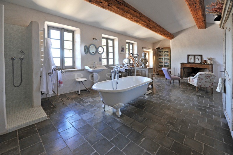 Maison de charme  face au Luberon,  en position dominante