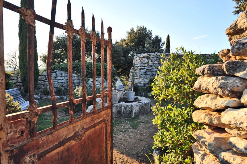 Maison de charme  face au Luberon,  en position dominante
