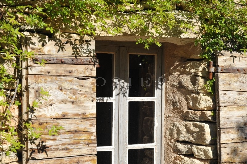 Maison de charme  face au Luberon,  en position dominante