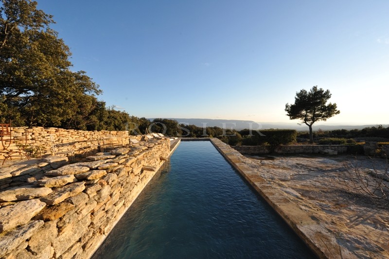 Maison de charme  face au Luberon,  en position dominante