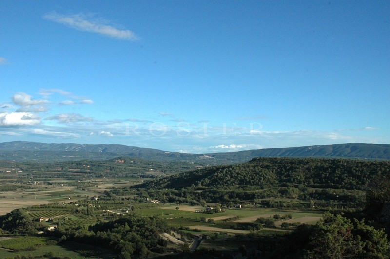 Maison de village à vendre   à flanc de colline avec vue Luberon
