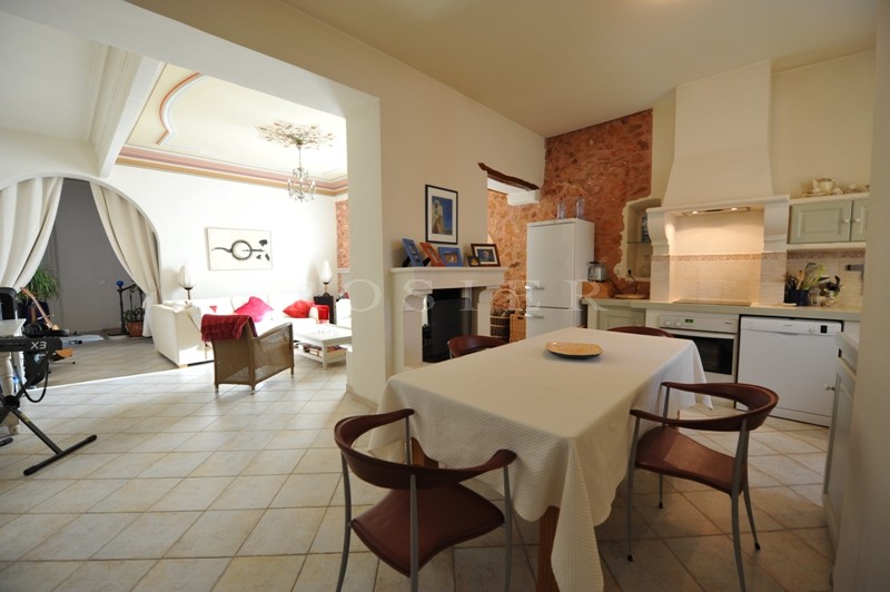 Maison de village rénovée au coeur d'un village perché du Luberon  