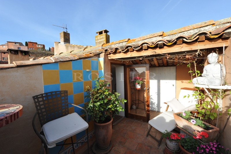 Maison de village rénovée au coeur d'un village perché du Luberon  