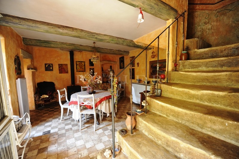 Mas de grand charme avec piscine     face au Luberon   
