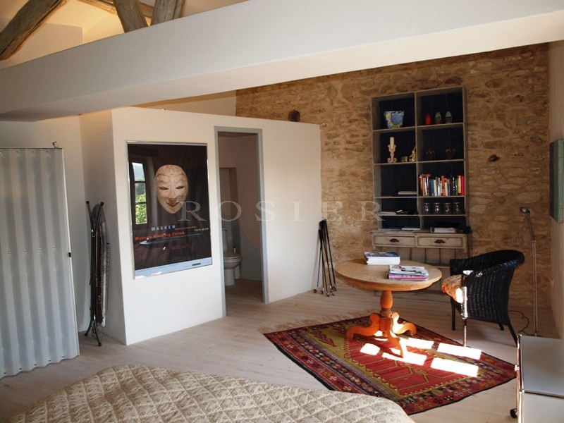 Maison de hameau en pierres   