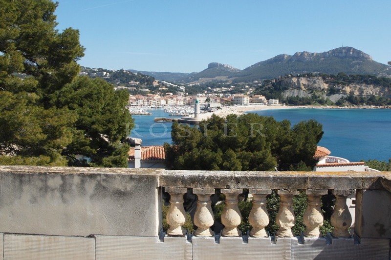 Villa en bord de mer   à Cassis