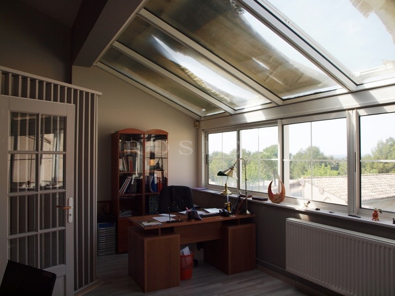 Maison avec piscine   proche Luberon