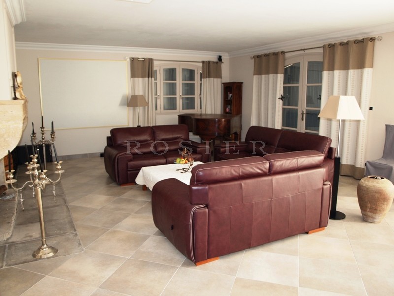 Maison avec piscine   proche Luberon