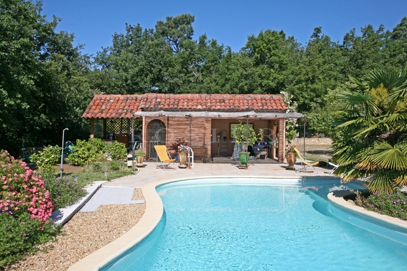 Maison avec piscine en Luberon   au calme et proche d'un village.