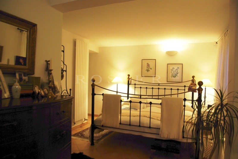 Maison récente avec piscine au coeur du Luberon sans être isolée  